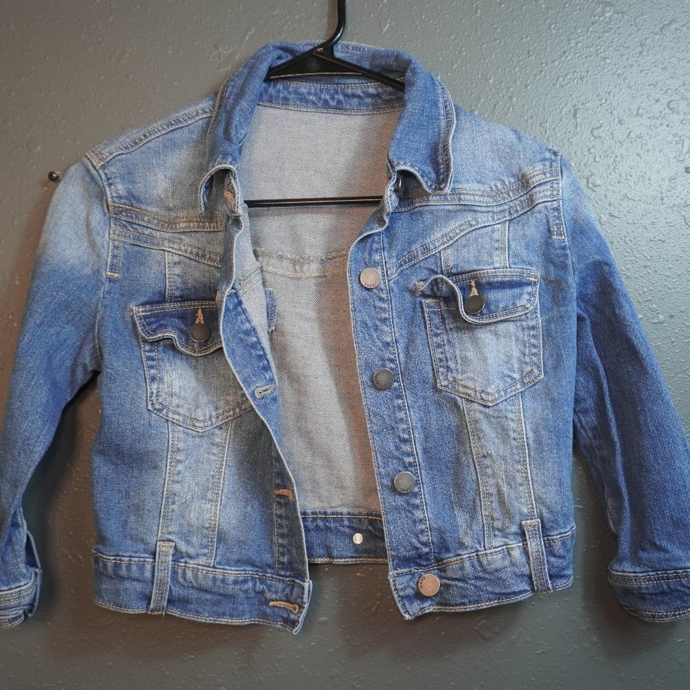 Denim Girls Mid Wash Distressed Button Down Casual Jean Jacket Size Medium